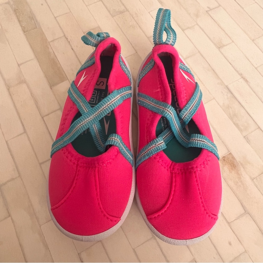 Speedo water shoes